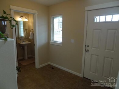 61137 Dayspring Dr, Bend, OR 97702 - photo 4