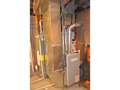 1503 Hilton Dr, Akron, OH 44313 - photo 6