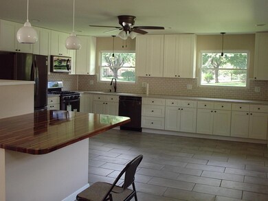 907 Meadowview Dr, Columbus, OH 43224 - photo 3