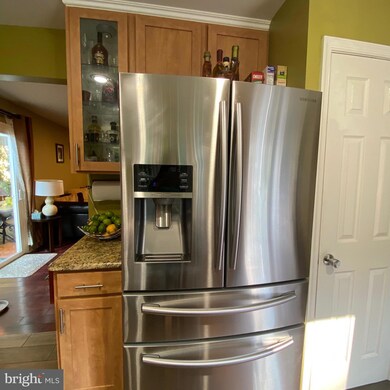 6121 Calico Pool Ln, Burke, VA 22015 - photo 7