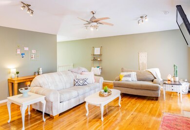 2913 BLuegrass Court-23