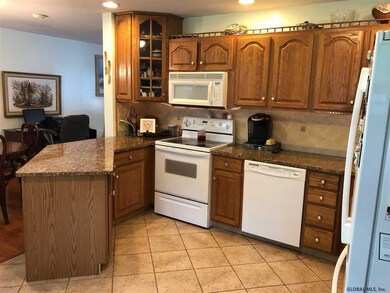 738 Huntingdon Dr, Schenectady, NY 12309 - photo 5