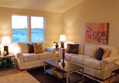 742 NW Green Forest Cir unit HS 23, Redmond, OR 97756 - photo 4