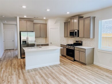 21647 Alberta Forest Cir, Magnolia, TX 77355 - photo 3