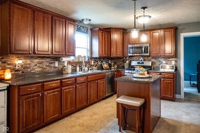 1713 Williamsburg Cir, Franklin, IN 46131 - photo 6