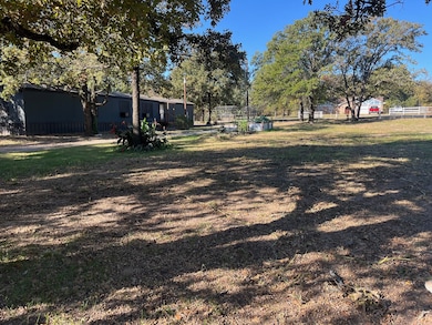 126 Briar Oaks Dr, Azle, TX 76020 - photo 7