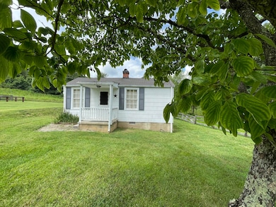 small homeplace out back with electricit