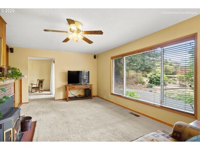 904 E Crestview Dr, Newberg, OR 97132 - photo 5