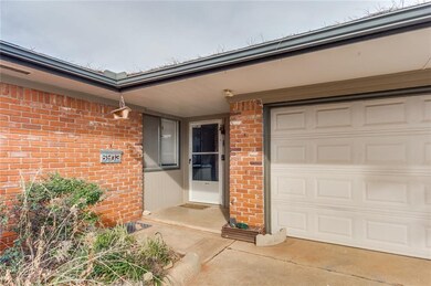 6913 N Grove Ave, Warr Acres, OK 73132 - photo 5