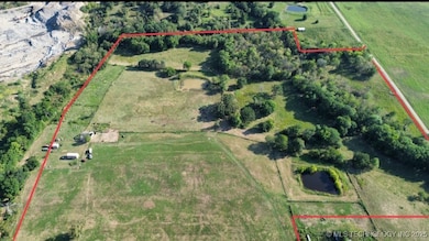 20449 E Cass Rd, Stigler, OK 74462 - photo 4