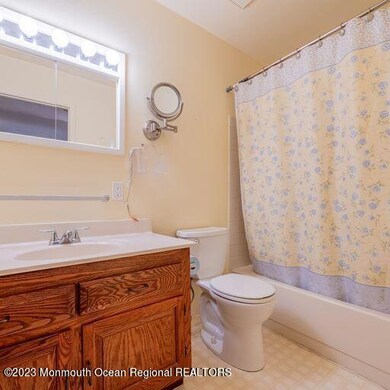 2nd Bathroom