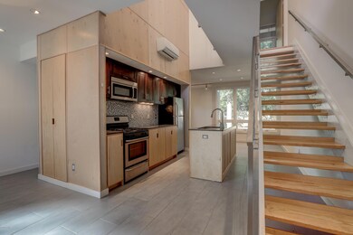 1613 W University-5