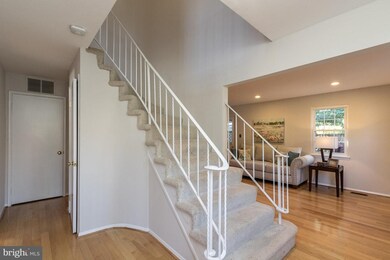 9647 Lindenbrook St, Fairfax, VA 22031 - photo 2