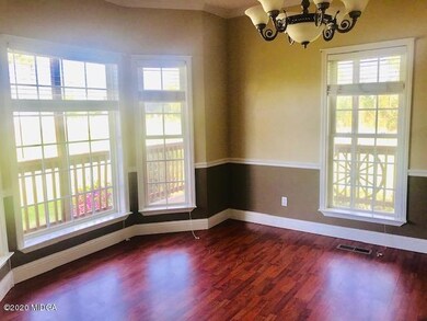 7 Formal Dining