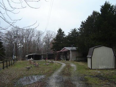 Entry driveway off MO32