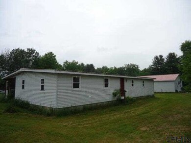 16 Bleeker St, Corinth, NY 12822 - photo 4