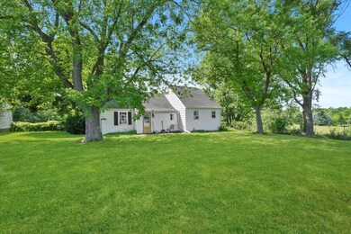 unlisted-address, Woodstock, IL 60098 - photo 5