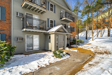 7 Saint James Place unit 724, Nashua, NH 03062 - photo 2