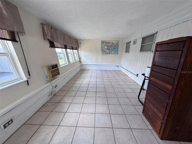 Florida room with Vinyl windows
