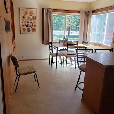 dining area in kitchen
