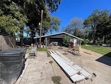 65 Veenstra St, Houston, TX 77022 - photo 4