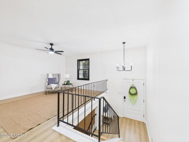 CAM03843G0-PR0112-STILL031