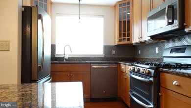 4081 S Four Mile Run Dr unit 202, Arlington, VA 22204 - photo 4