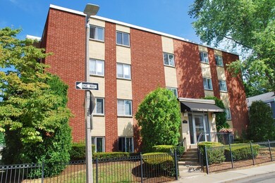 25 Custer St unit 302, Jamaica Plain, MA 02130 - photo 2