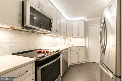 Harper House unit 506, Baltimore, MD 21210 - photo 5