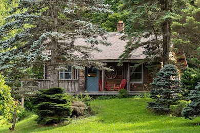 691 Dartt Hill Rd, Bethel, VT 05032 - photo 2