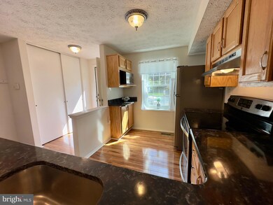 8276 Mary Lee Ln, Laurel, MD 20723 - photo 4