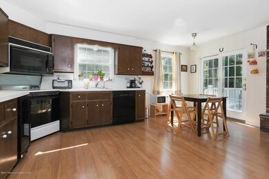Eat-in Kitchen