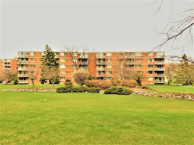 2201 S Highland Ave unit 3G, Lombard, IL 60148 - photo 3