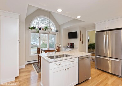 07_228OldeHomesteadDrive_177_Kitchen_MLS