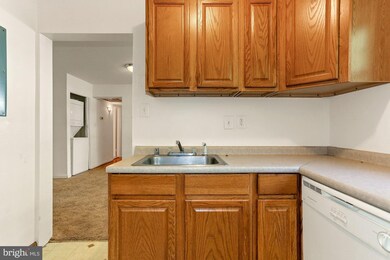 210 43rd Rd NE unit 104, Washington, DC 20019 - photo 6