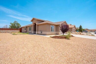 11501 Flor Liatris Dr, Socorro, TX 79927 - photo 2