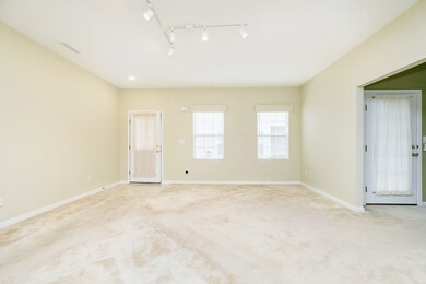 9964 Donavan Ln, Fishers, IN 46038 - photo 5