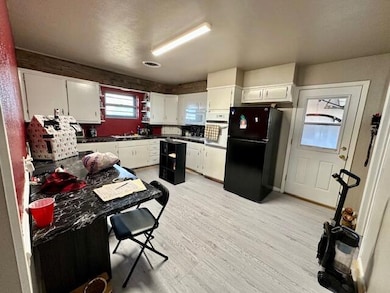 1222 S Ralls Hwy, Floydada, TX 79235 - photo 5