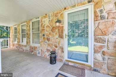 400 Reitnour Rd, Spring City, PA 19475 - photo 2