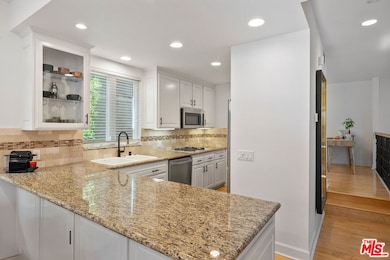 4371 Troost Ave, Studio City, CA 91604 - photo 7