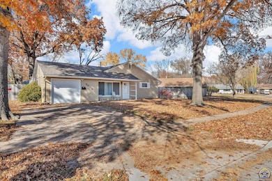 4008 SW 28th Terrace, Topeka, KS 66614 - photo 2