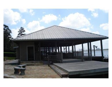 Waterfront/Dock/Pier.