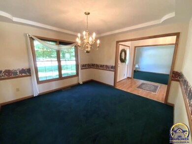 2208 SW Pondview Dr, Topeka, KS 66614 - photo 4