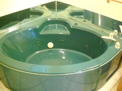 Jetted Tub