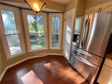 10524 Mohawk Ln, Leawood, KS 66206 - photo 6