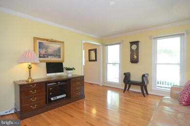 13158 Rounding Run Cir, Herndon, VA 20171 - photo 3