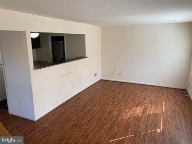 9679 Hagel Cir, Lorton, VA 22079 - photo 4