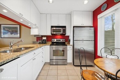 03_1501WWaterSt_Unit42_5_Kitchen_LowRes