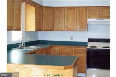 119 S Laurel Ave, Berkeley Springs, WV 25411 - photo 2