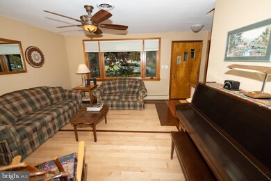 13615 Grandview Dr, Hagerstown, MD 21742 - photo 4